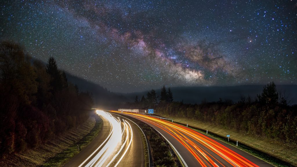 nächtliche Autobahn