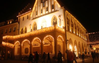 weihnachtliches Rathaus in Amberg