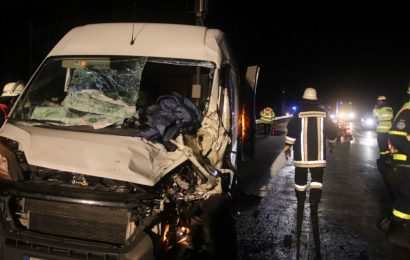 Verkehrsunfall sorgt für kilometerlangen Stau im Feierabendverkehr