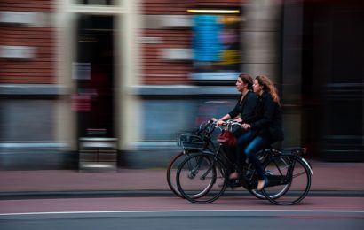 Rücksichtsloses Verhalten zum Nachteil zweier Fahrradfahrer bei Mantel