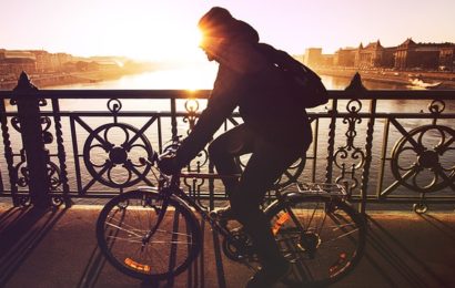 Beim Abbiegen Fahrradfahrer übersehen