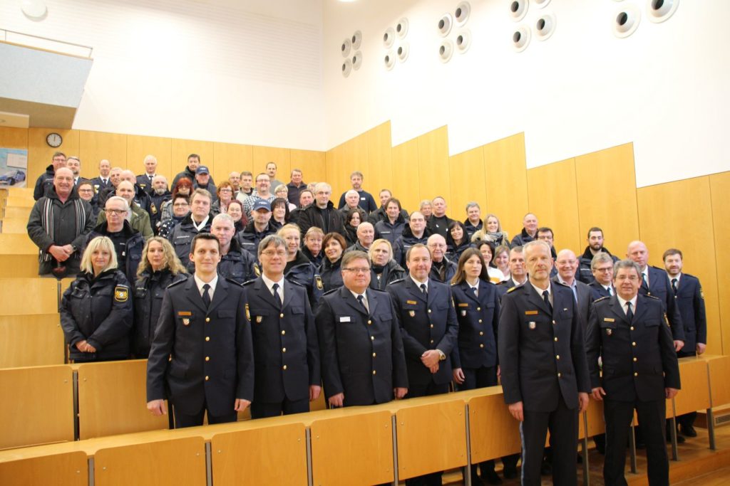 Mitglieder der Sicherheitswacht aus der ganzen Oberpfalz trafen sich in Sulzbach-Rosenberg  Foto: Winterberg 