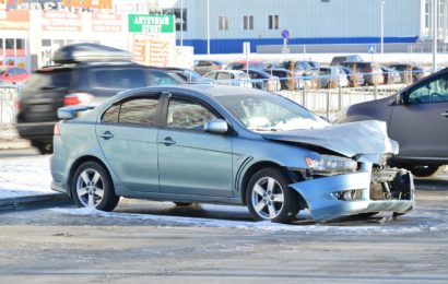 Unfallflucht auf Parkplatz an Verbrauchermarkt