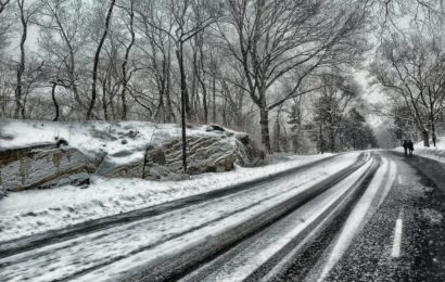 Blechschäden und feststeckende Lkw aufgrund Schneeglätte