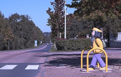 Handwerkerschnur über Straße gespannt