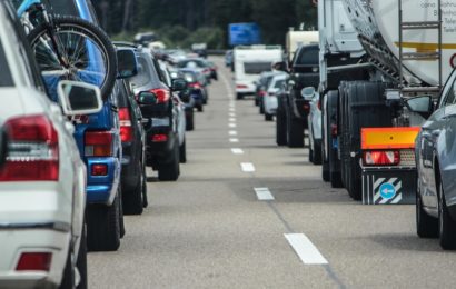 Verkehrsunfall auf der A93 im Baustellenbereich führt zu massiven Verkehrsbehinderungen