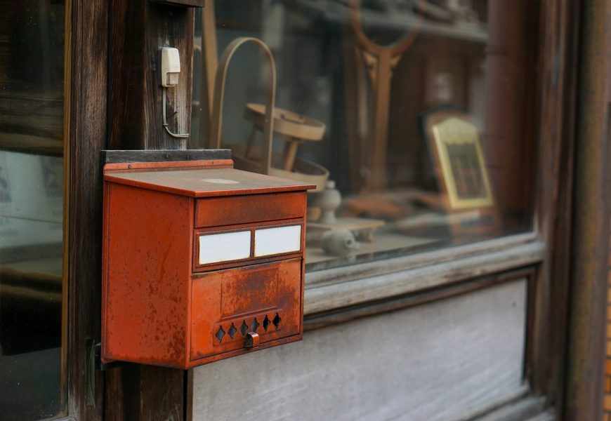 Briefkasten und Gartentor beschädigt