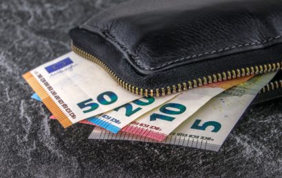 Geldbörsen in Amberg aus Pkw gestohlen