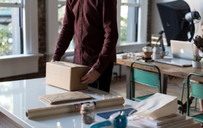 Hausfrau aus Wernberg-Köblitz erhielt gefährlichen Arbeitsvertrag als Paketagentin