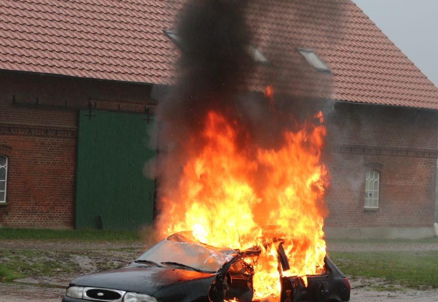 Geparktes Fahrzeug in Eslarn in Brand geraten