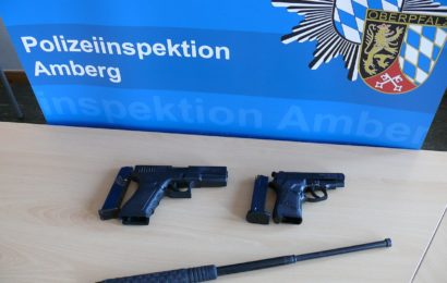 Pistolen und Diebesgut bei Verkehrskontrolle aufgefunden