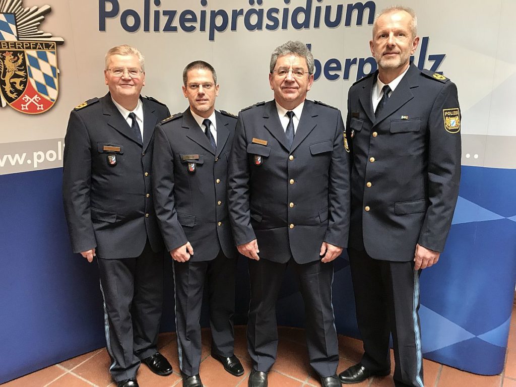 v.l.n.r.: Polizeipräsident Gerold Mahlmeister, Polizeidirektor Thomas Lachner, Leitender Polizeidirektor Robert Hausmann und Polizeivizepräsident Thomas Schöniger