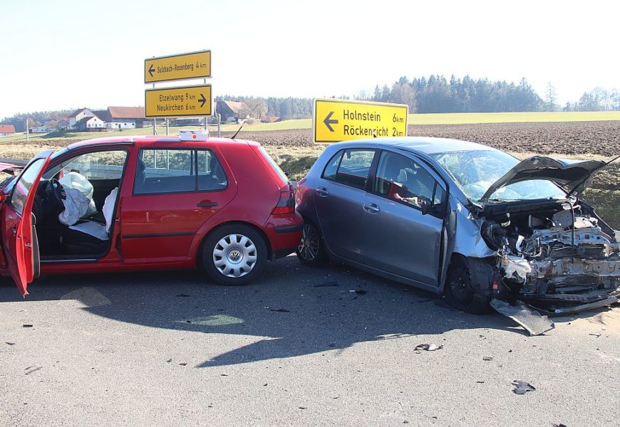 Verkehrsunfall mit Personenschaden. Einmündung NEW22 / NEW16