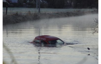 PKW im Regensburger Stadtgebiet in die Donau gefahren