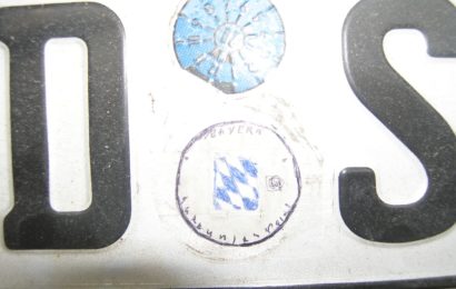 Ohne Zulassung unterwegs und Zulassungsstempel gefälscht