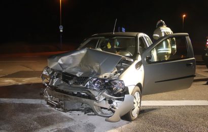 Verkehrsunfall beim Linksabbiegen Foto: Pressedienst Wagner