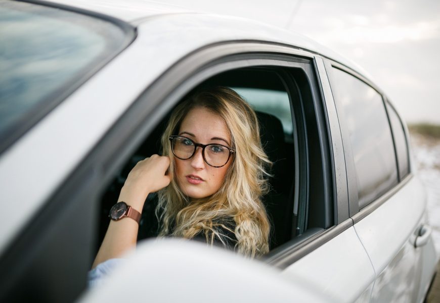 Fragwürdiger Angriff auf Autofahrerin