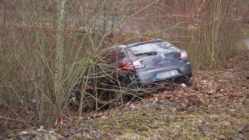 PKW im Weiher bei Ursulapoppenricht Foto: Pressedienst Wagner