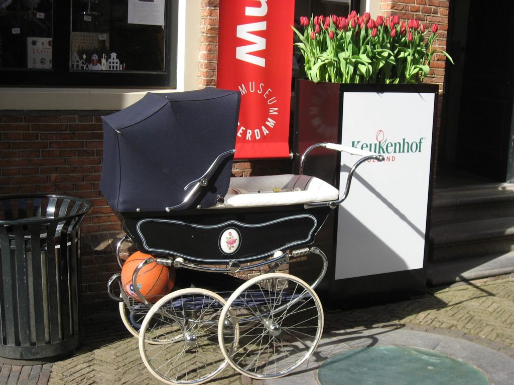 Symbolbild Kinderwagen (Quelle: Pixabay)