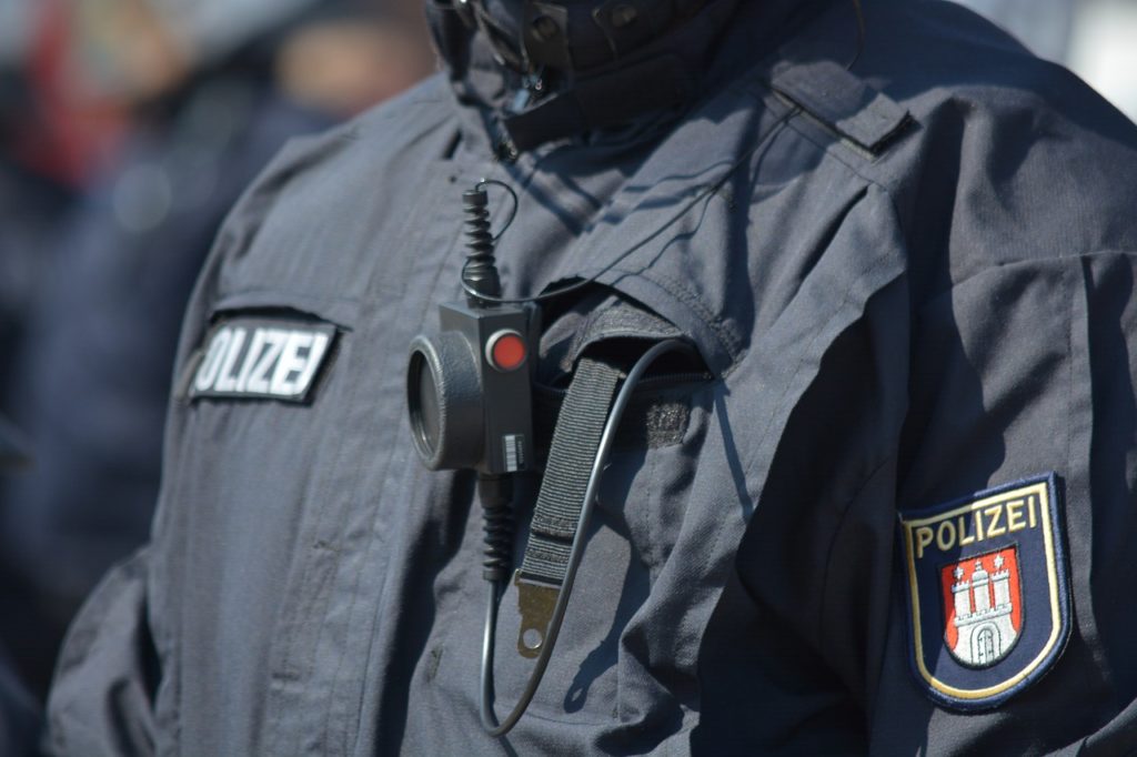 Polizist / Uniform (Symbolbild Pixabay)