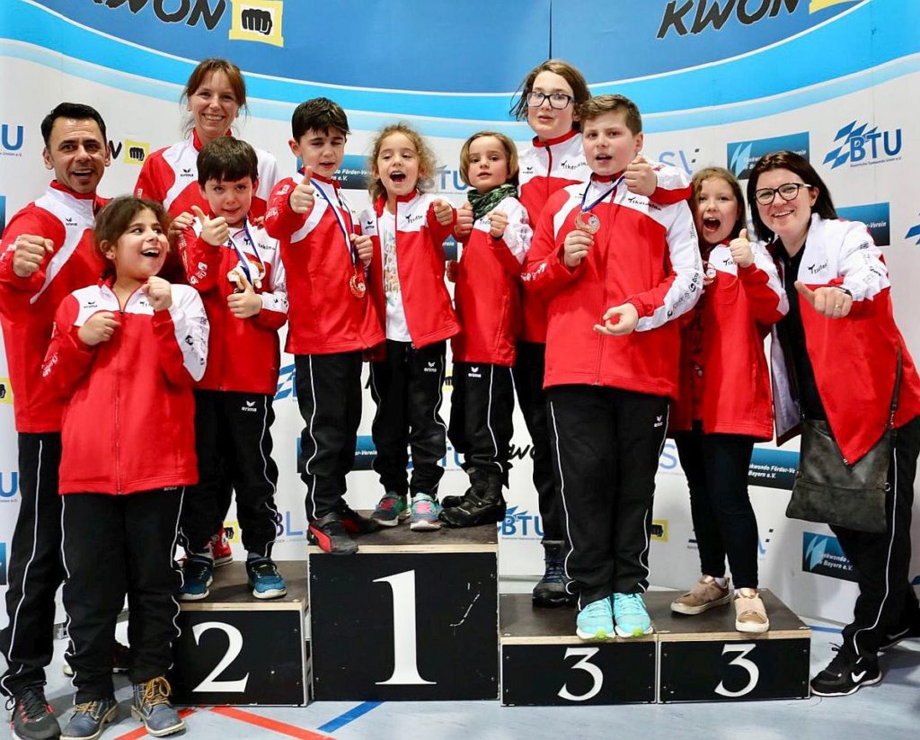 Die erfolgreichen Mitglieder des Vereins (Foto: Taekwondo Tekin e.V.)