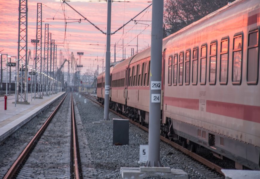 Streik trotz neuem Angebot und ohne rechtliche Grundlage: DB wird vor Gericht gehen