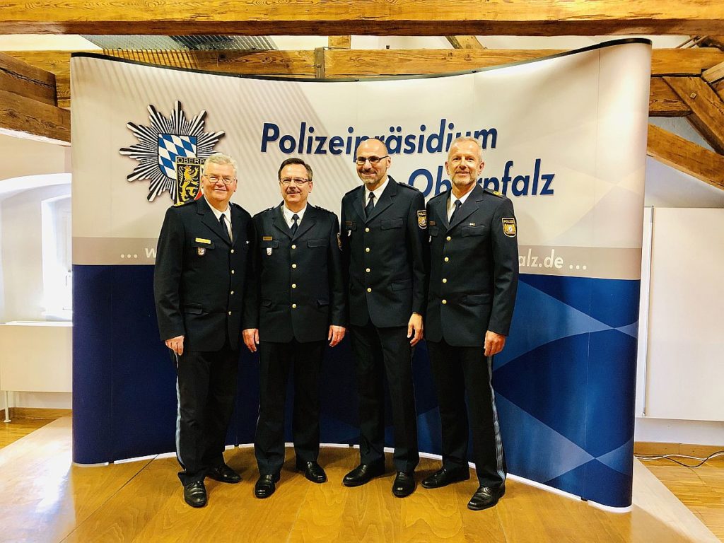 v.l.n.r.:  PP Gerold Mahlmeister, EPHK Klaus Baumer, PHK Ludwig Hastreiter, PVP Thomas Schöniger;  Foto: Kleinhanß