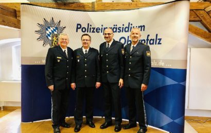 Amtswechsel bei der Polizeiinspektion Regenstauf