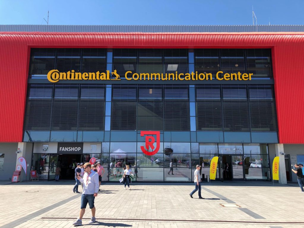 Continental-Arena des JAHN-Regensburg (Foto: Markus Häckel, LVM)