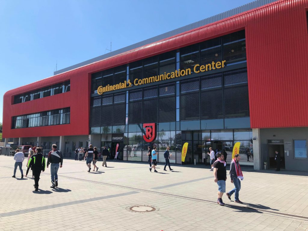 Continental-Arena des JAHN-Regensburg (Foto: Markus Häckel, LVM)