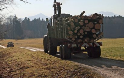 Pkw gegen Traktor