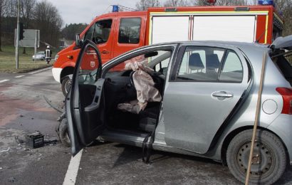 Beim Abbiegen Gegenverkehr übersehen, zum Glück nur Blechschaden