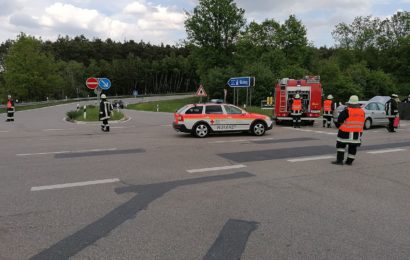 Junge Frau bei Unfall schwer verletzt