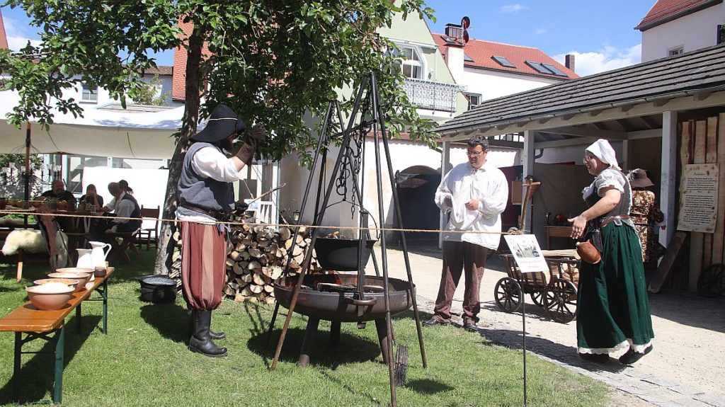 Mittelaltermarkt im Maltesergarten Amberg Foto: Pressedienst Wagner