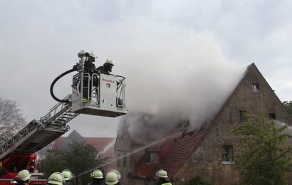 Brand eines Wohnhauses mit Nebengebäuden im Lkr. Cham