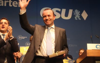 Manfred Weber mit Albert Füracker im ACC Amberg