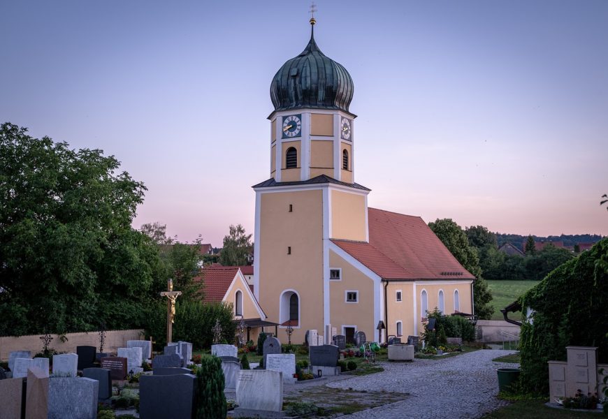 Kirche in Pirkensee beschmiert