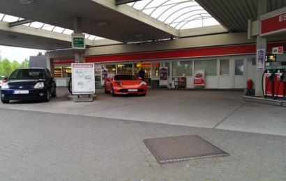 Unter Alkoholeinfluß zu Nittenauer Tankstelle gefahren