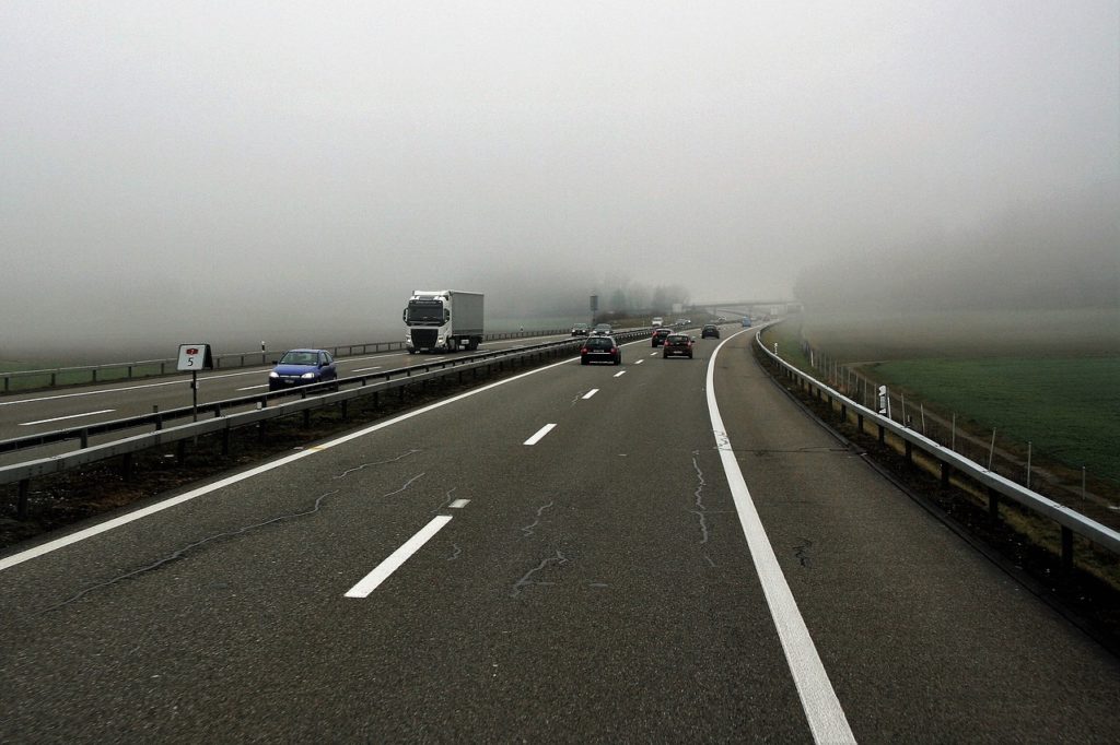 Schlechte Sicht auf der Autobahn (Symbolbild Pixabay)