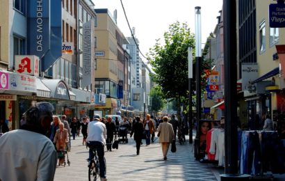 Jugendlicher in Regensburg mit Stichwaffe verletzt