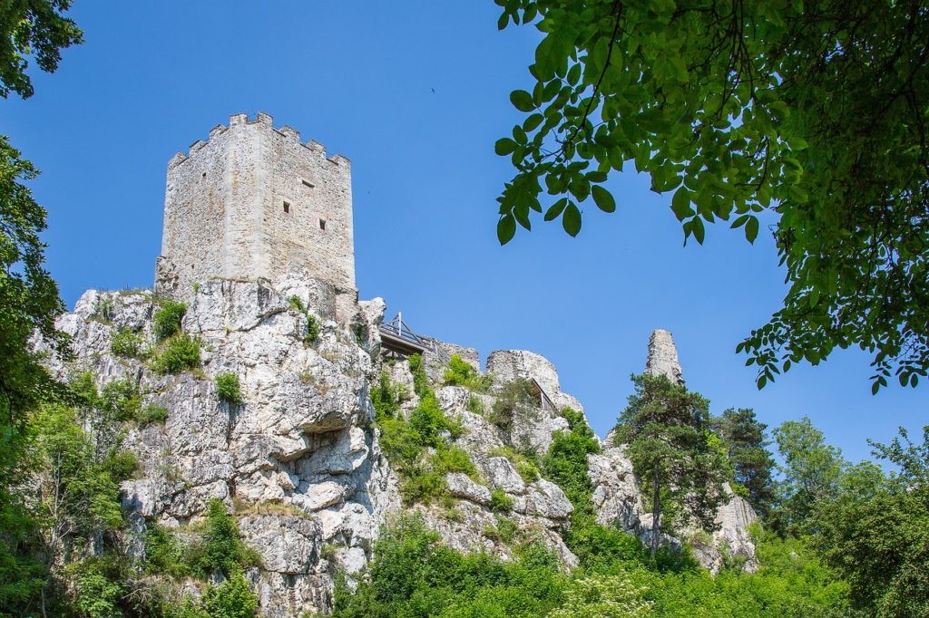 Burgruine Weißenstein (Quelle: Pixabay)