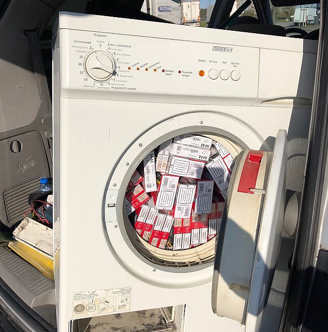 Bild (Bundeszollverwaltung): Waschmaschine als Schmuggelversteck