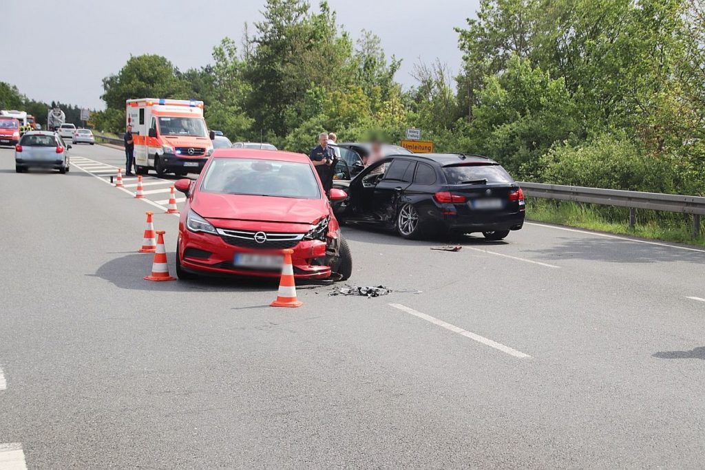 Schadenträchtiger Verkehrsunfall bei Pressath Foto: Jürgen Masching