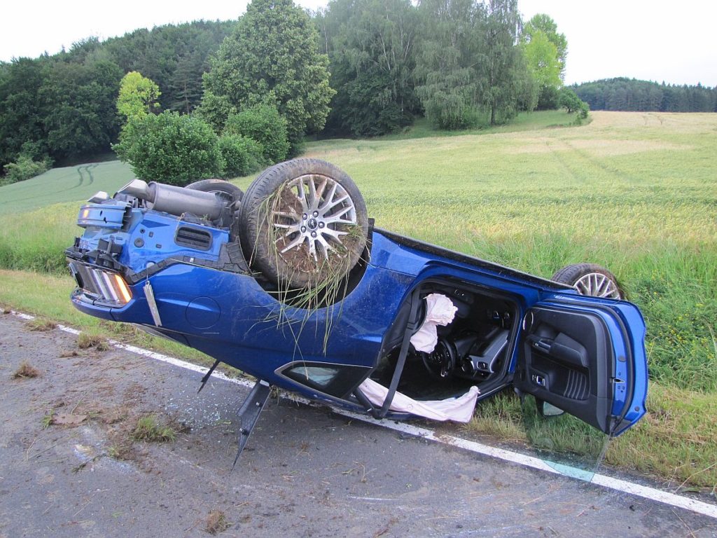 Verunfallter Ford Mustang Foto: Polizei