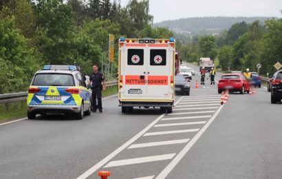 Verkehrsunfall mit 2 schwer verletzten Insassen auf der B299 bei Premenreuth