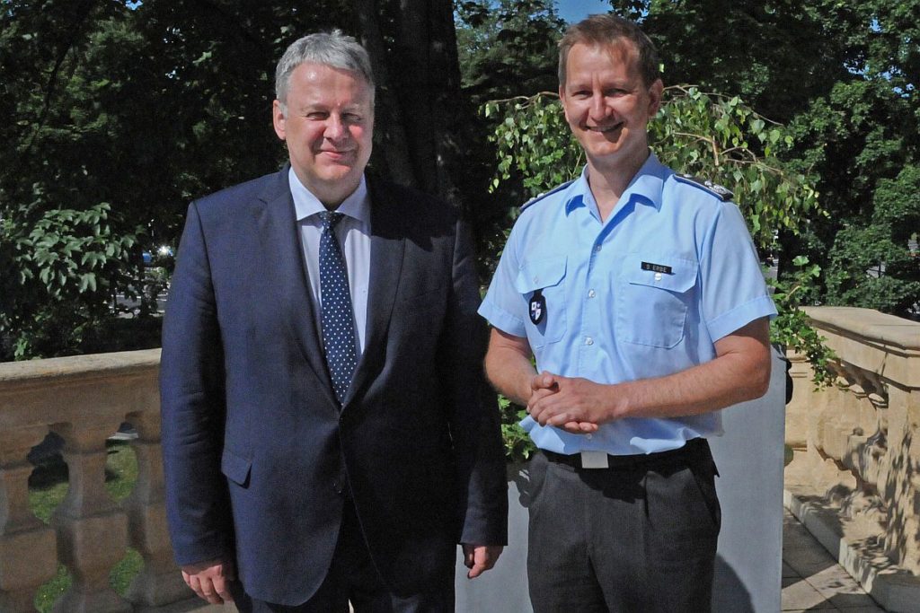 Landrat Richard Reisinger, Oberstleutnant Sebastian Erbe Foto: Michael Schröter