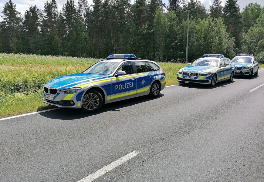 Öffentlichkeitsfahndung nach bewaffnetem Raubüberfall auf Tankstelle bei Windischeschenbach