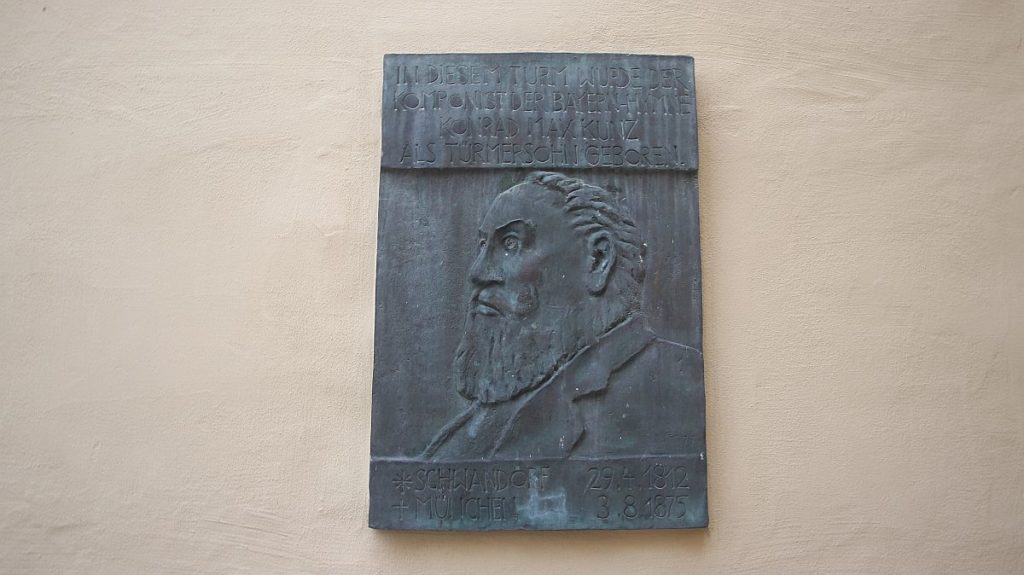 Gedenktafel am Schwandorfer Blasturm für Konrad Max Kunz, dem Komponisten der Bayernhymne Foto: Pressedienst Wagner