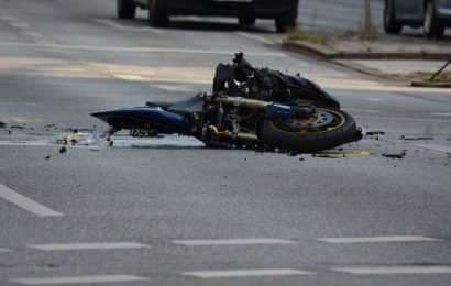 Motorradfahrer nach Fahrfehler gestürzt