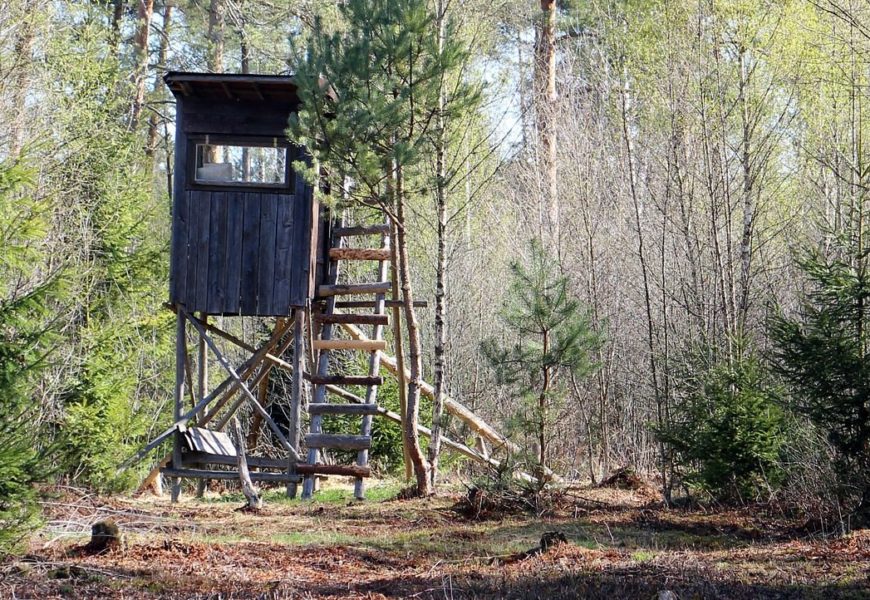 Hochsitz beschädigt